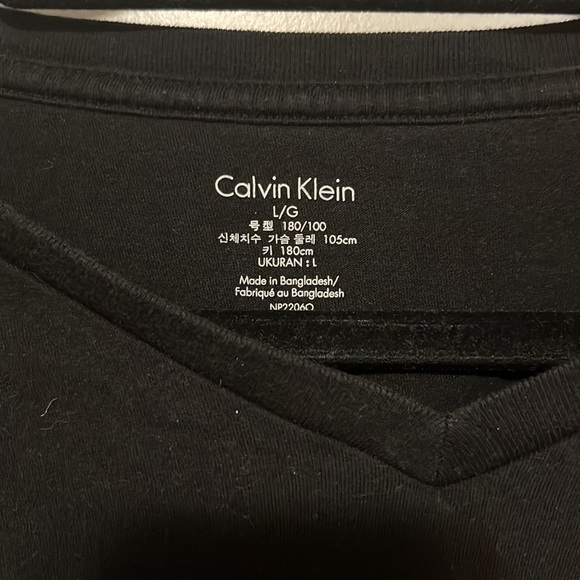 Plain V Neck - Picture 2 of 3